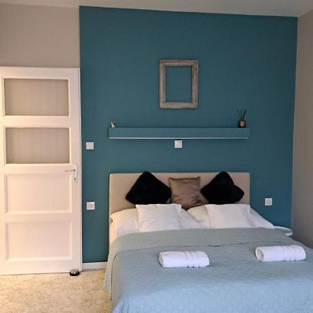 Eper Apartman Szeged Exteriör bild